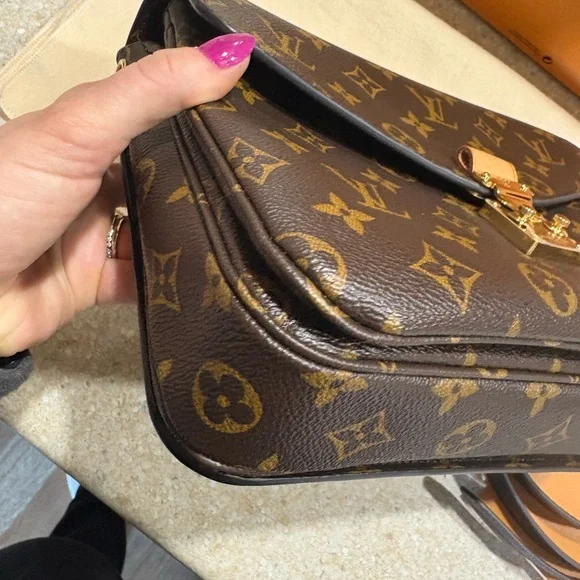 🩷sold🩷Louis Vuitton Pochette Métis Monogram - Picture 7 of 15